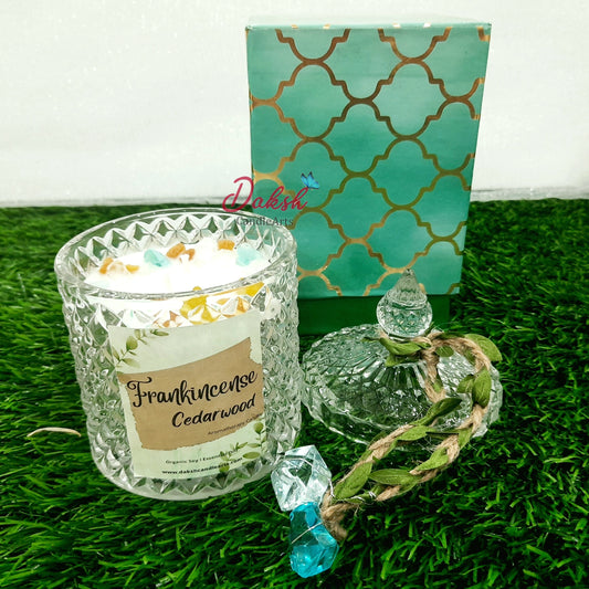 Aromatherapy : Frankincense cedarwood Essential oils Soy Candle